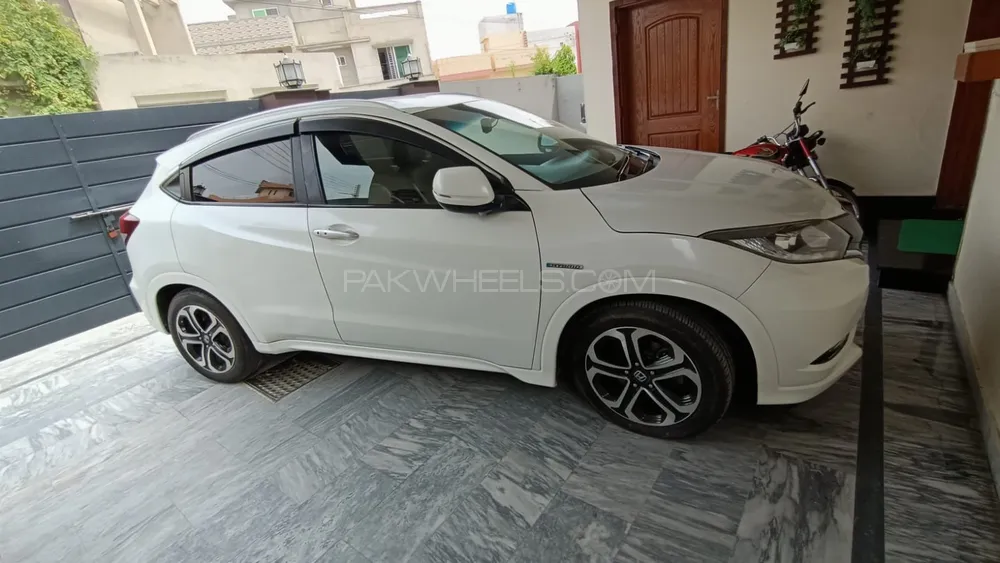 Honda Vezel 2016 for Sale in Lahore Image-1