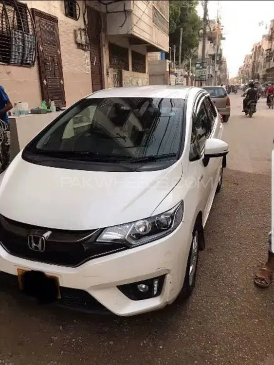 Honda Fit 2015 for Sale in Karachi Image-1