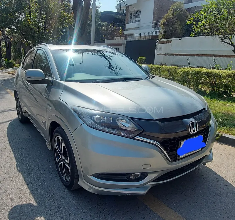 Honda Vezel 2015 for Sale in Islamabad Image-1