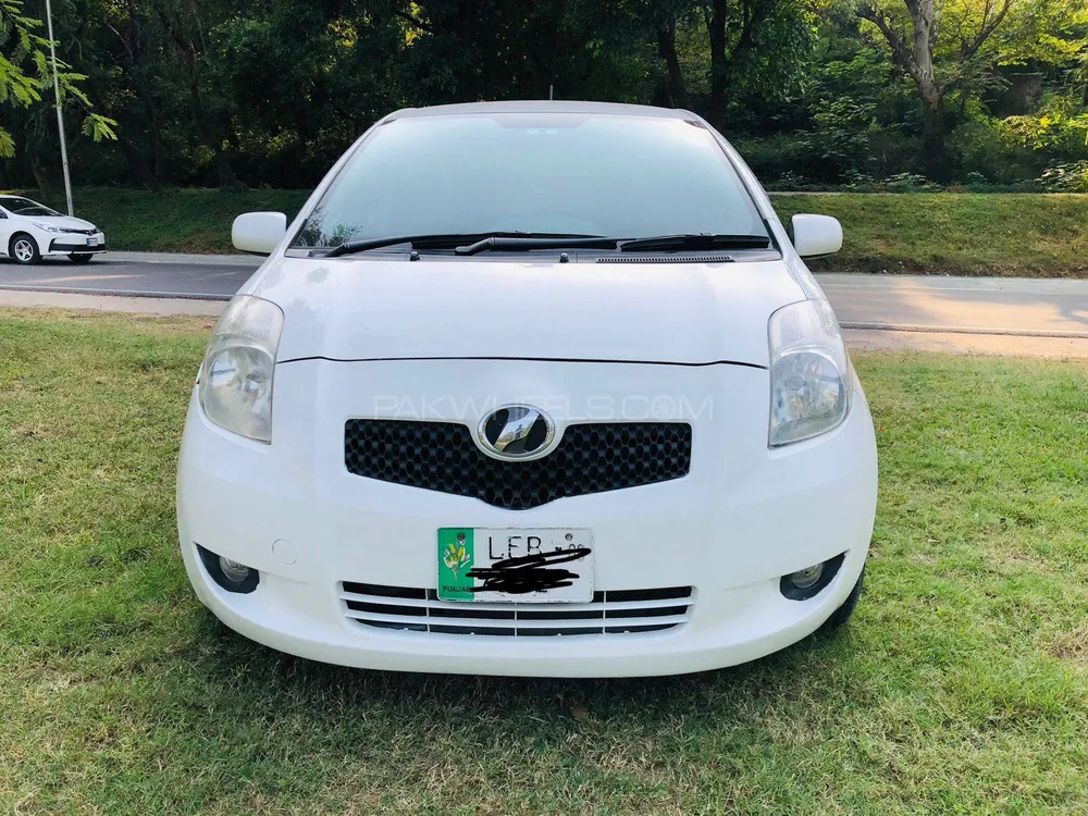 Toyota Vitz 2005 for Sale in Islamabad Image-1