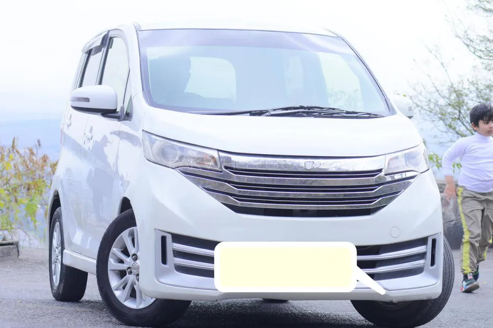 Nissan Dayz Highway Star 2013 for Sale in Wah cantt Image-1