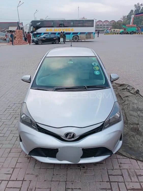 Toyota Vitz 2014 for Sale in Lahore Image-1