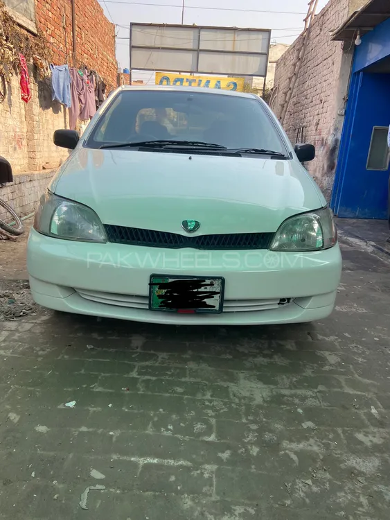 Toyota Platz 2002 for Sale in Lahore Image-1