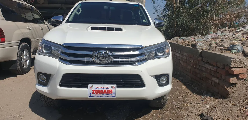 Toyota Hilux 2017 for Sale in Bannu Image-1