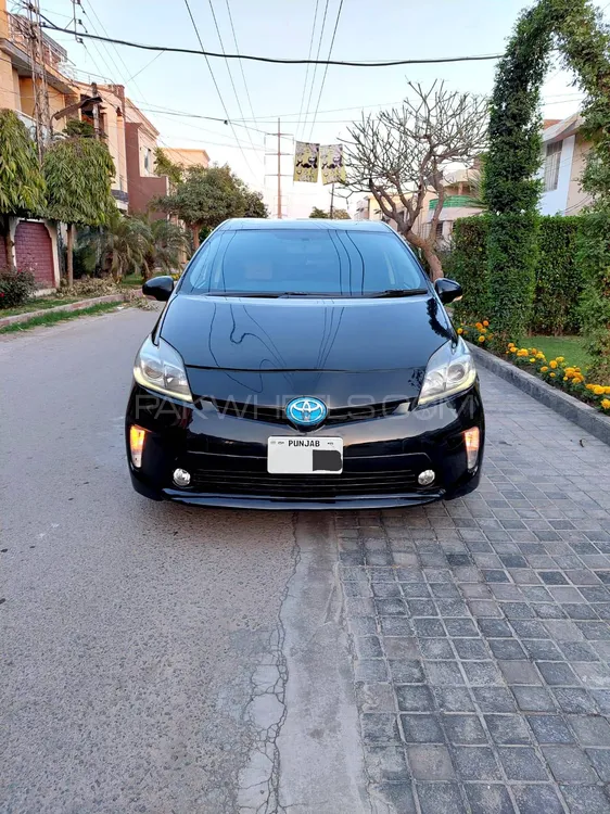 Toyota Prius 2012 for Sale in Lahore Image-1