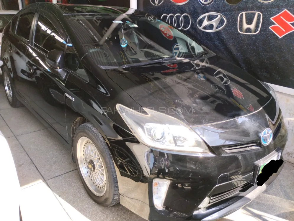 Toyota Prius 2012 for Sale in Lahore Image-1