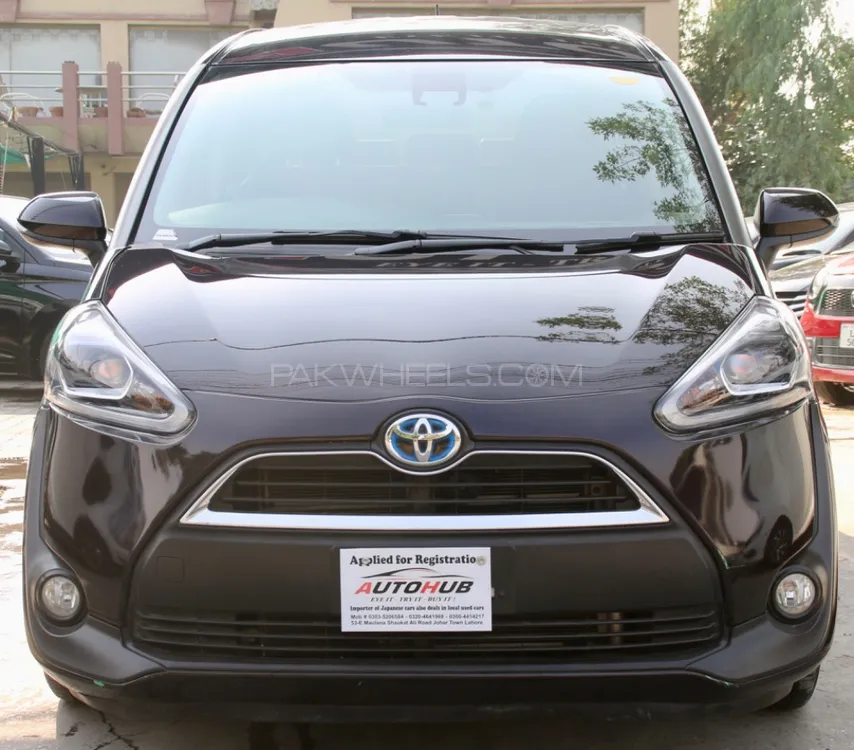 Toyota Sienta 2017 for Sale in Lahore Image-1