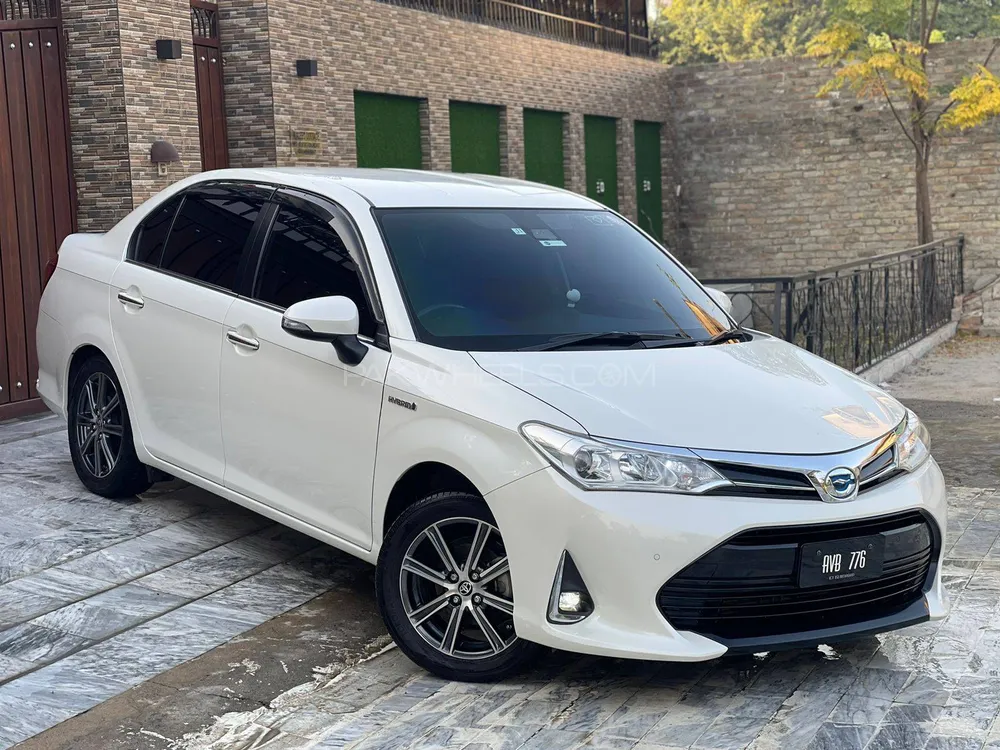 Toyota Corolla Axio 2017 for Sale in Islamabad Image-1