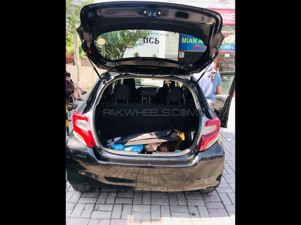 Toyota Vitz 2014 for Sale in Lahore Image-1