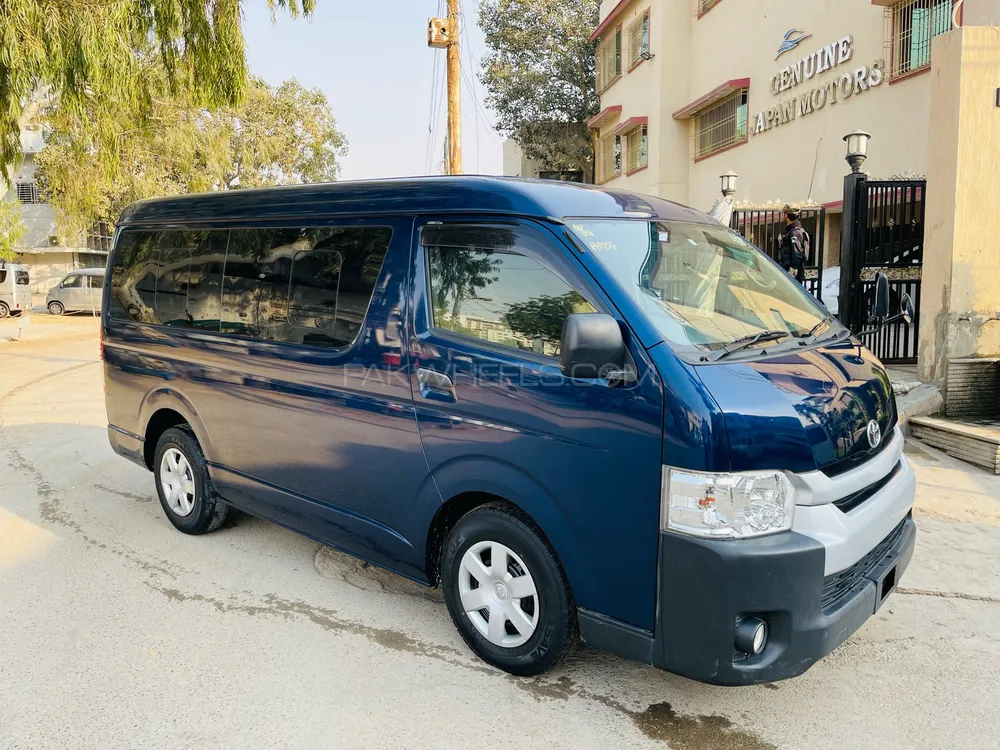 Toyota Hiace 2017 for Sale in Karachi Image-1