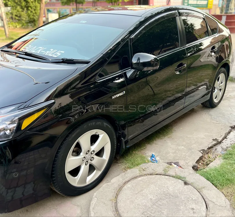 Toyota Prius G Touring Selection Leather Package 18 2015 For Sale In Lahore Pakwheels 7430