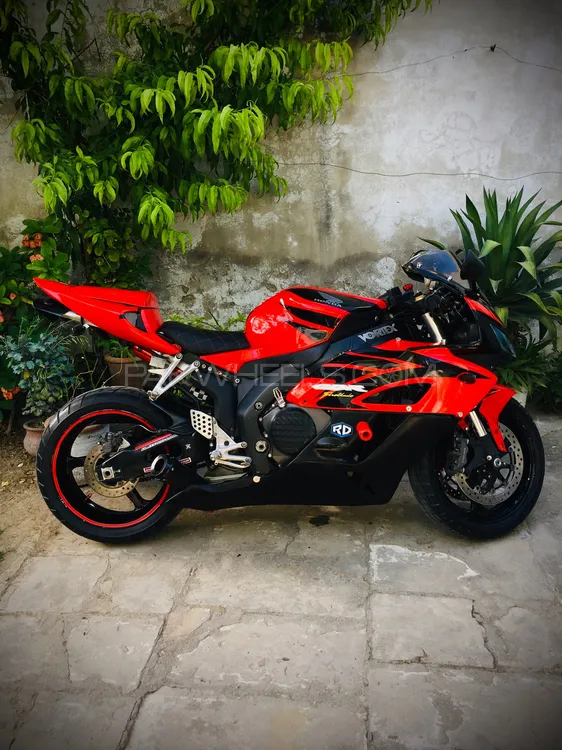 Honda CBR 1000RR 2007 for Sale Image-1