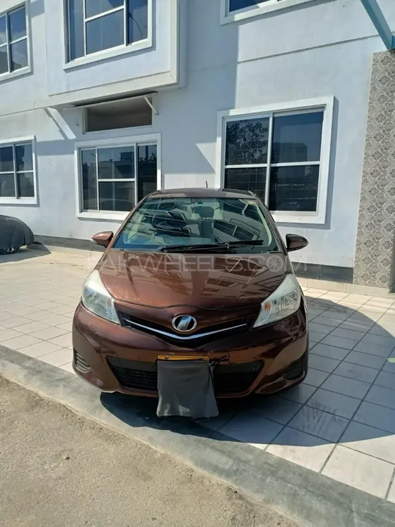 Toyota Vitz 2013 for Sale in Karachi Image-1