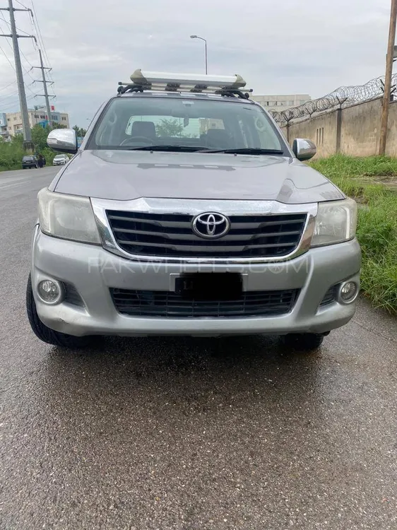 Toyota Hilux 2013 for Sale in Islamabad Image-1