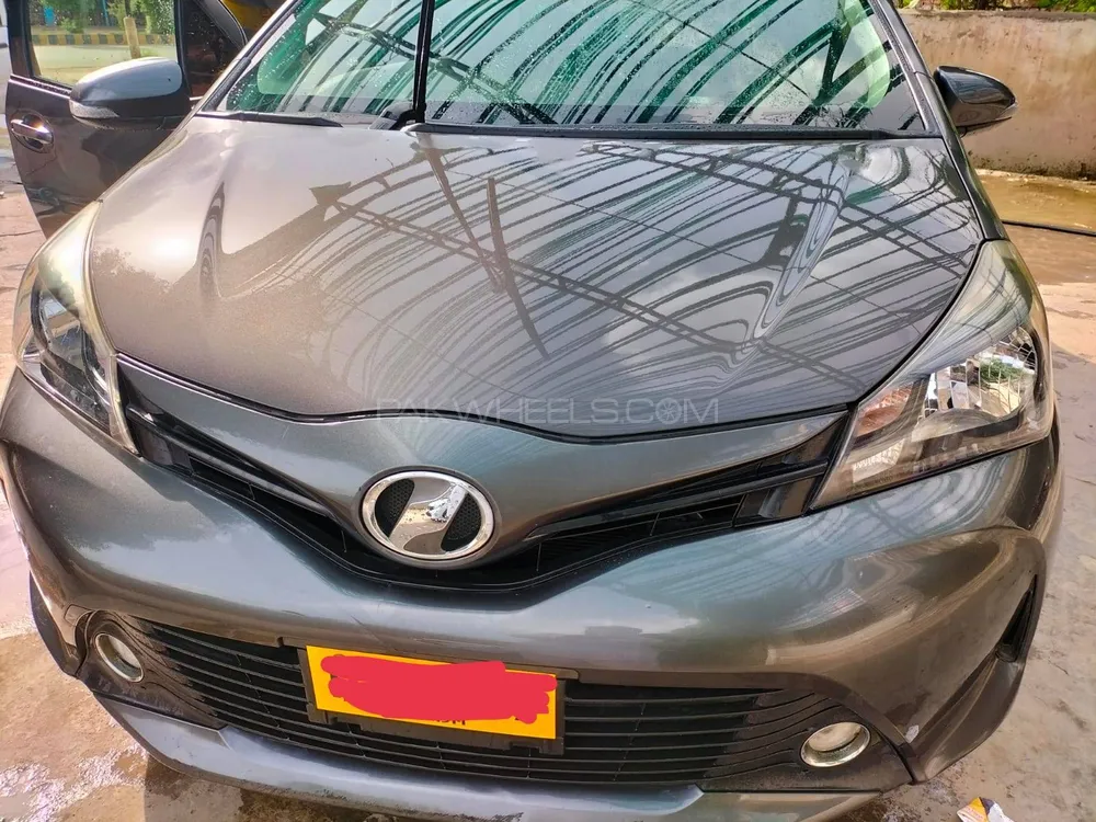 Toyota Vitz 2014 for Sale in Multan Image-1