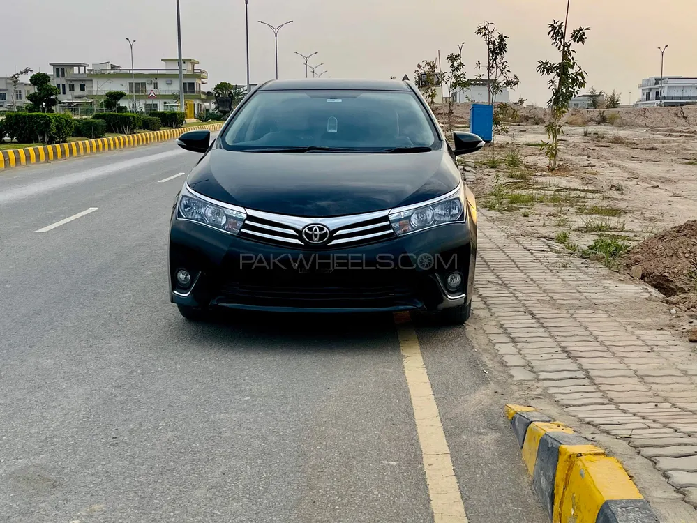 Toyota Corolla 2017 for Sale in Peshawar Image-1