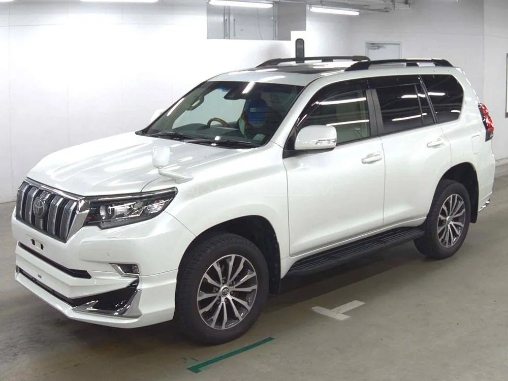 Toyota Prado 2017 for Sale in Multan Image-1
