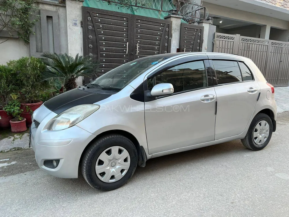 Toyota Vitz 2009 for Sale in Wah cantt Image-1
