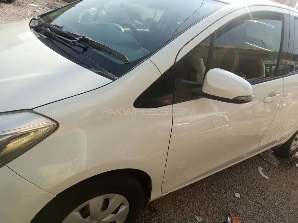 Toyota Vitz 2011 for Sale in Karachi Image-1