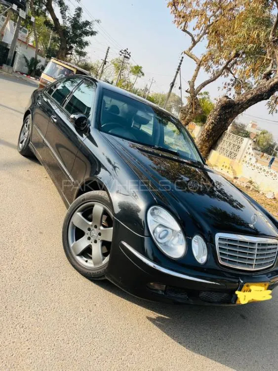 Mercedes Benz E Class 2005 for Sale in Karachi Image-1