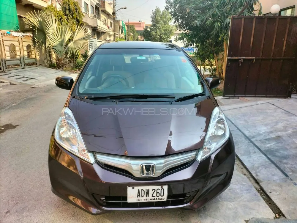 Honda Fit 2011 for Sale in Lahore Image-1