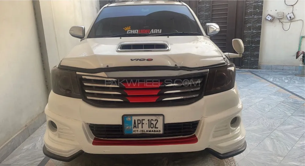 Toyota Hilux 2013 for Sale in Gujrat Image-1