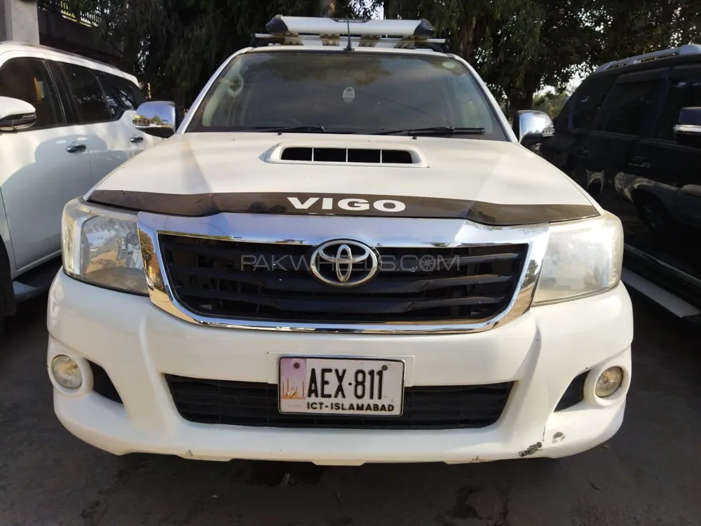 Toyota Hilux 2013 for Sale in Gujranwala Image-1