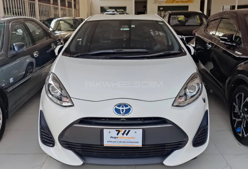 Toyota Aqua 2018 for Sale in Peshawar Image-1