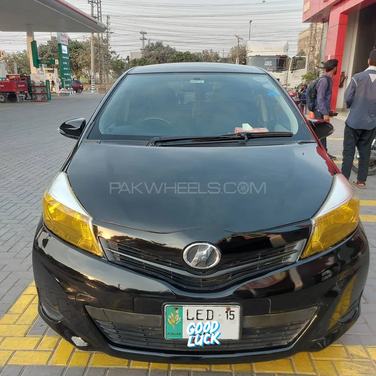 Toyota Vitz 2011 for Sale in Lahore Image-1