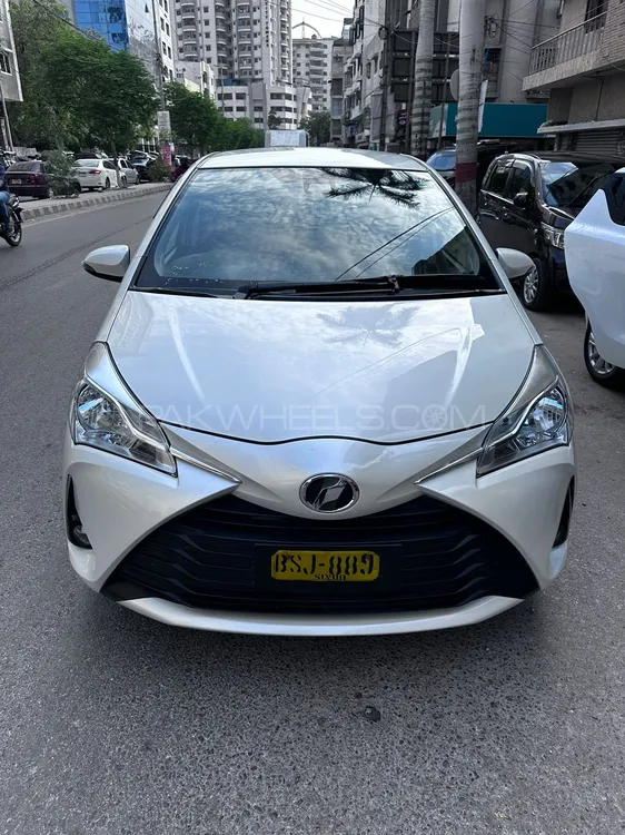 Toyota Vitz 2018 for Sale in Karachi Image-1