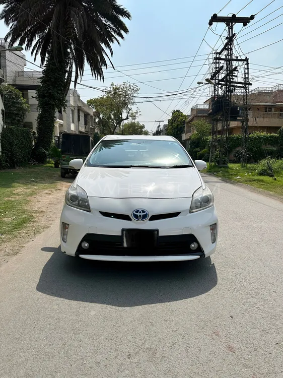 Toyota Prius 2013 for Sale in Lahore Image-1