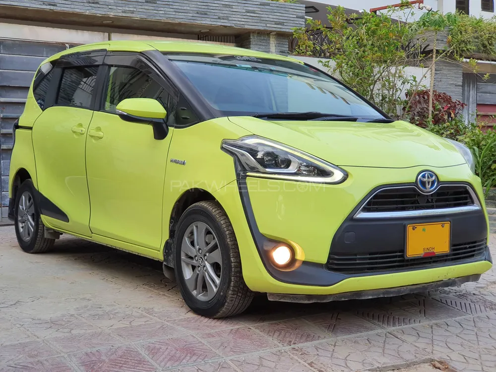 Toyota Sienta 2015 for Sale in Karachi Image-1