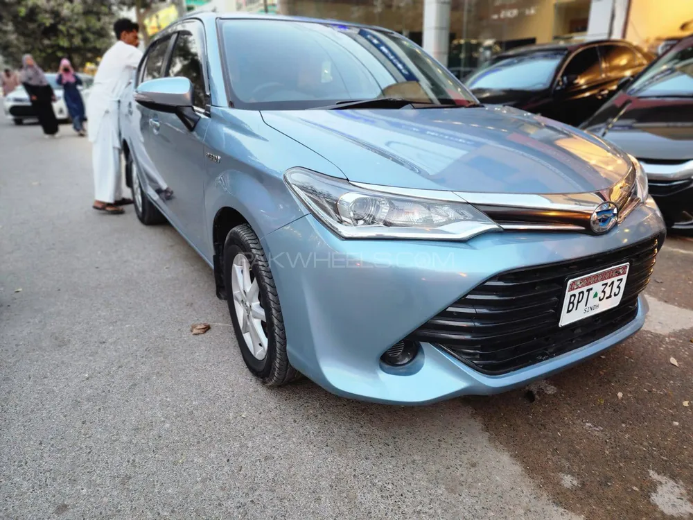 Toyota Corolla Axio 2015 for Sale in Karachi Image-1