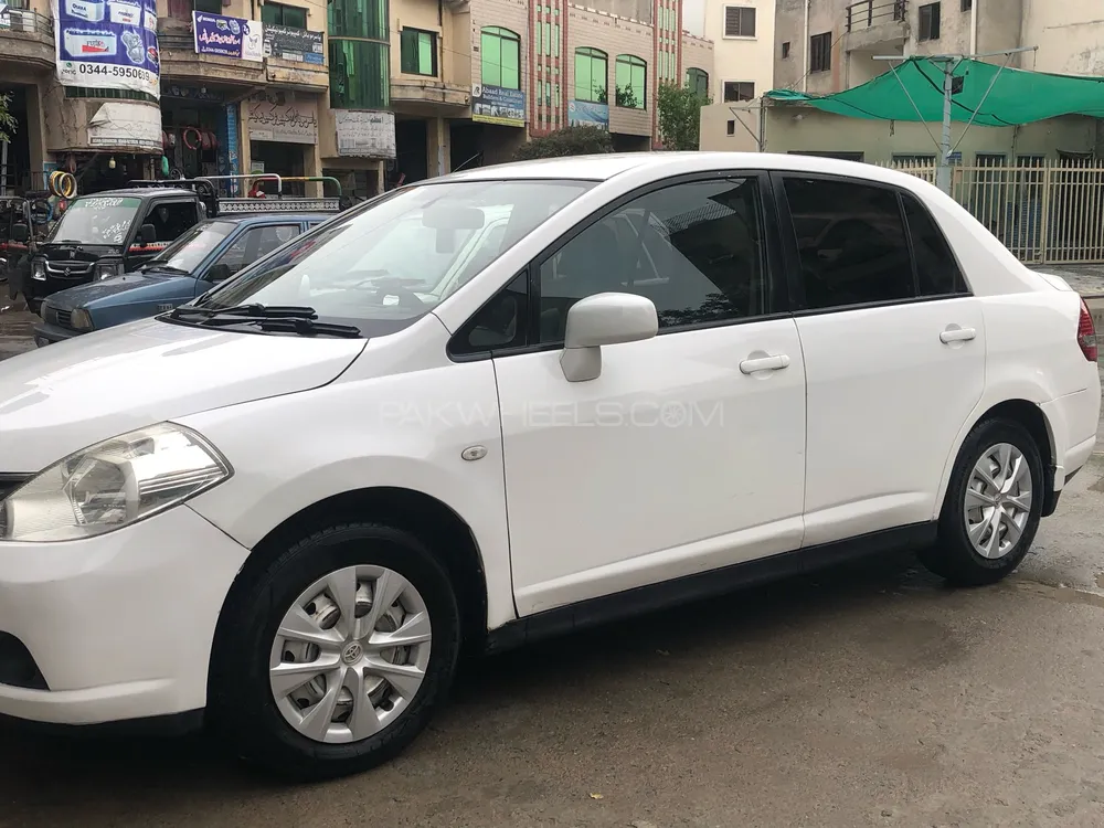 Nissan Tiida 2007 for Sale in Islamabad Image-1