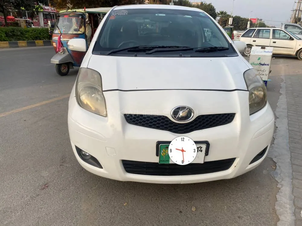 Toyota Vitz 2010 for Sale in Faisalabad Image-1