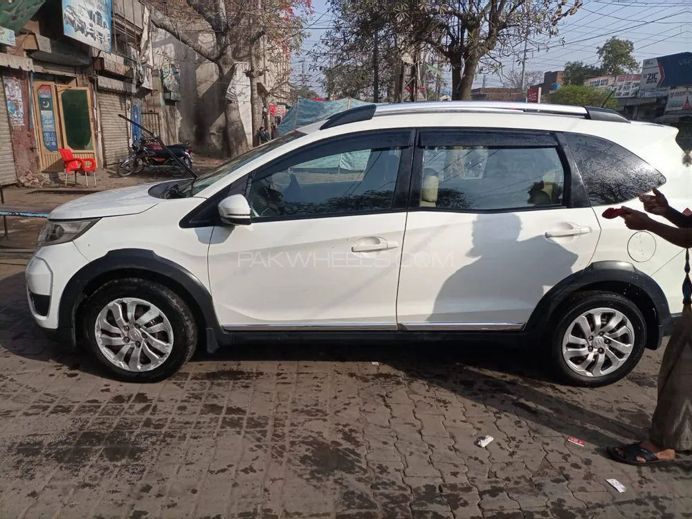 Honda BR-V 2017 for Sale in Lahore Image-1