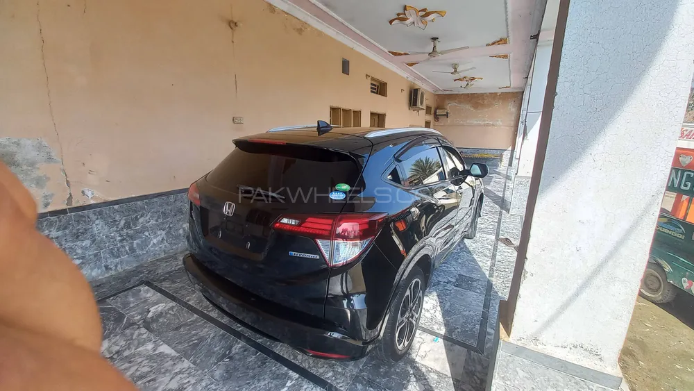 Honda Vezel 2014 for Sale in Mardan Image-1