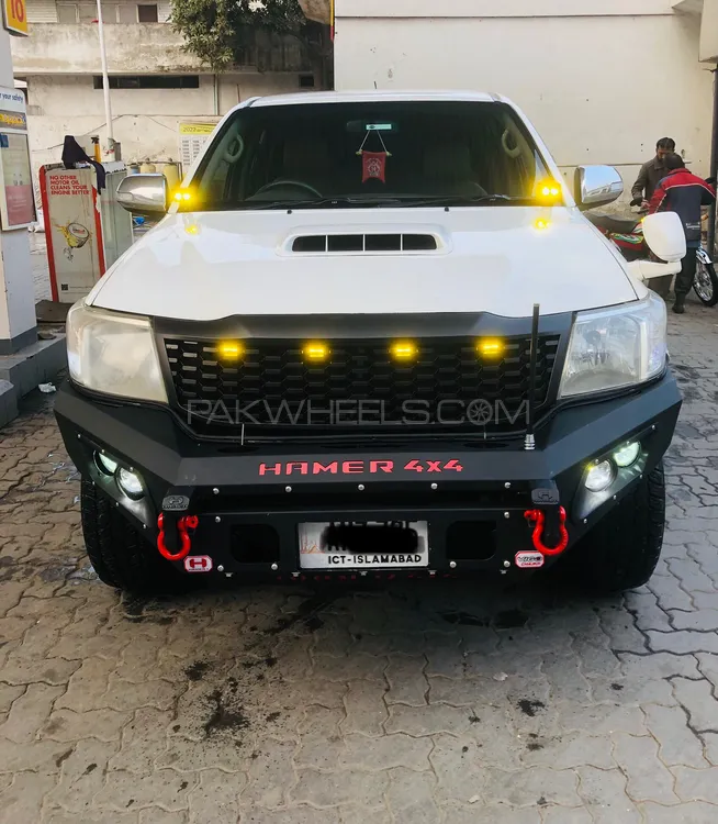 Toyota Hilux 2011 for Sale in Islamabad Image-1