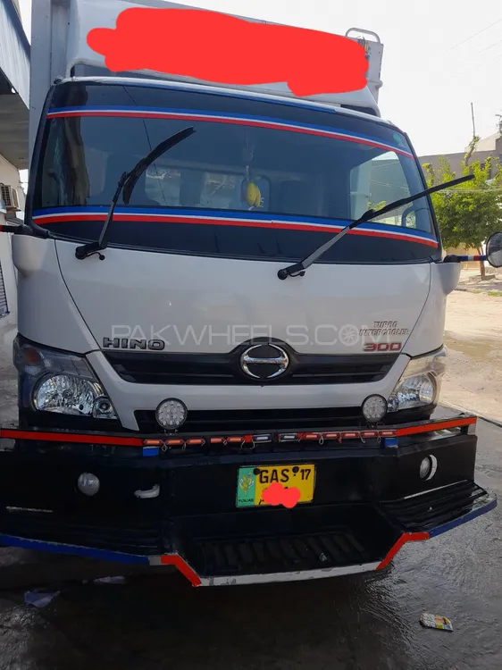 Hino 300 Series 2017 for Sale in Wazirabad Image-1