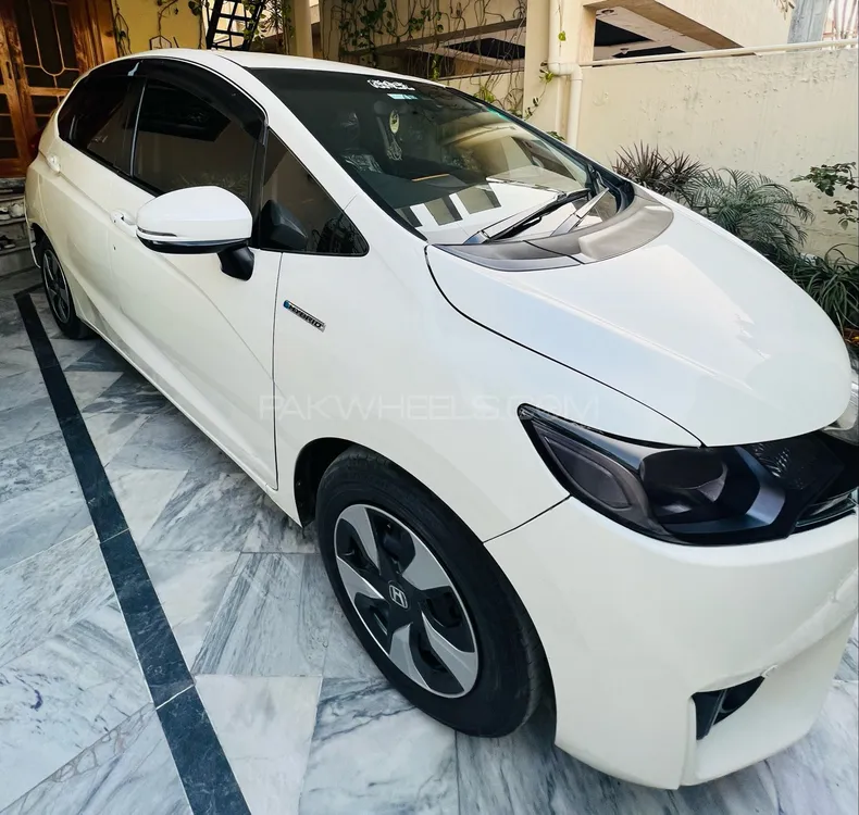 Honda Fit 2015 for Sale in Islamabad Image-1