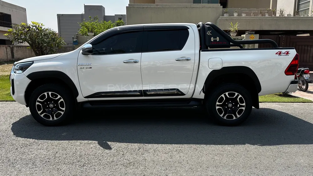 Toyota Hilux 2021 for Sale in Lahore Toyota Hilux 2021 for Sale in Lahore Image-10