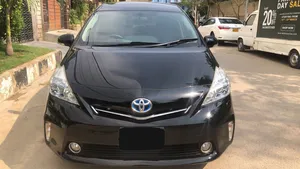 Toyota Prius Alpha G Touring 2011 for Sale