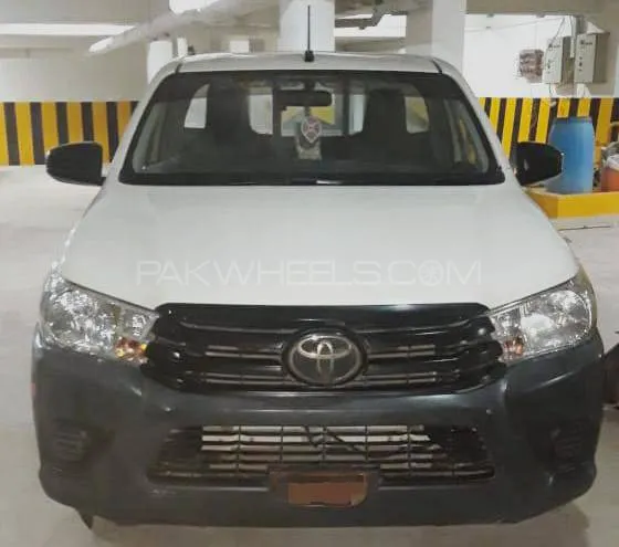 Toyota Hilux 2017 for Sale in Karachi Image-1