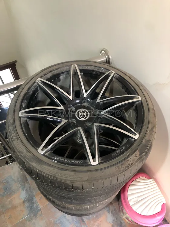 18 Inch Rim With Wheels Image-1