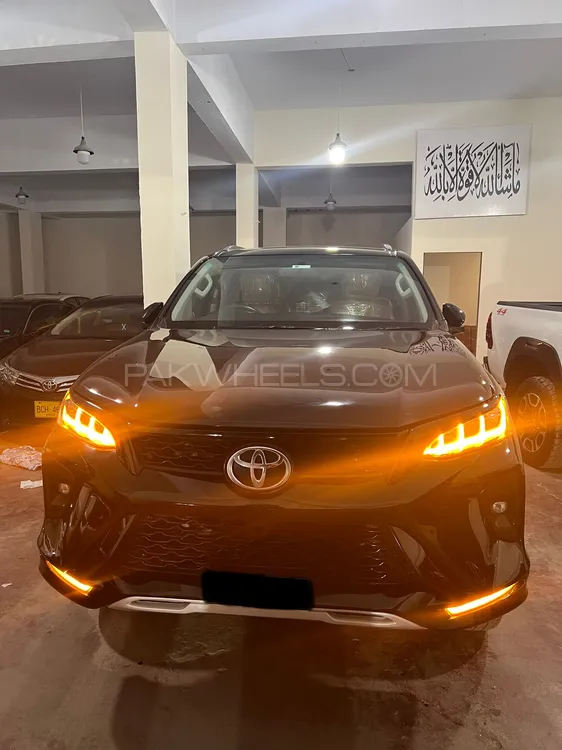 Toyota Fortuner 2019 for Sale in Karachi Image-1