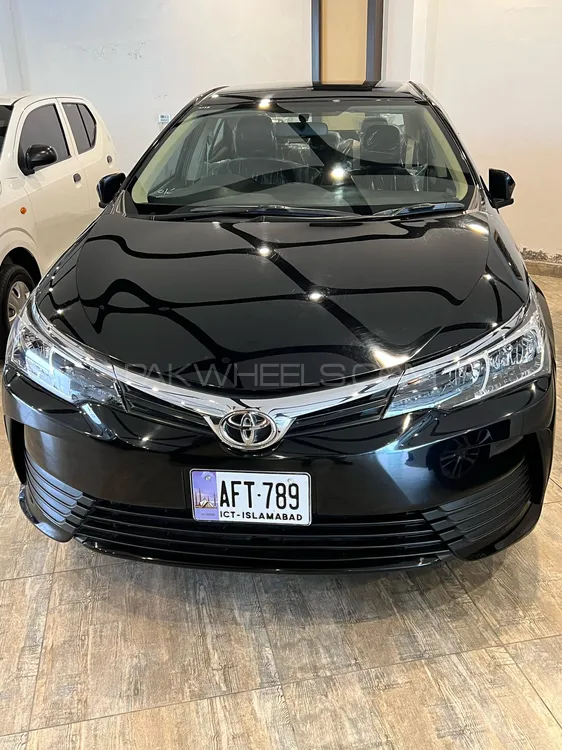 Toyota Corolla 2018 for Sale in Peshawar Image-1