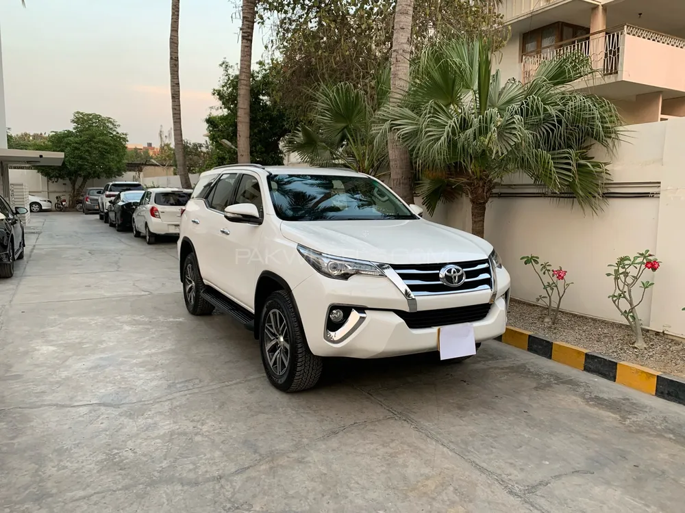Toyota Fortuner 2017 for Sale in Karachi Image-1
