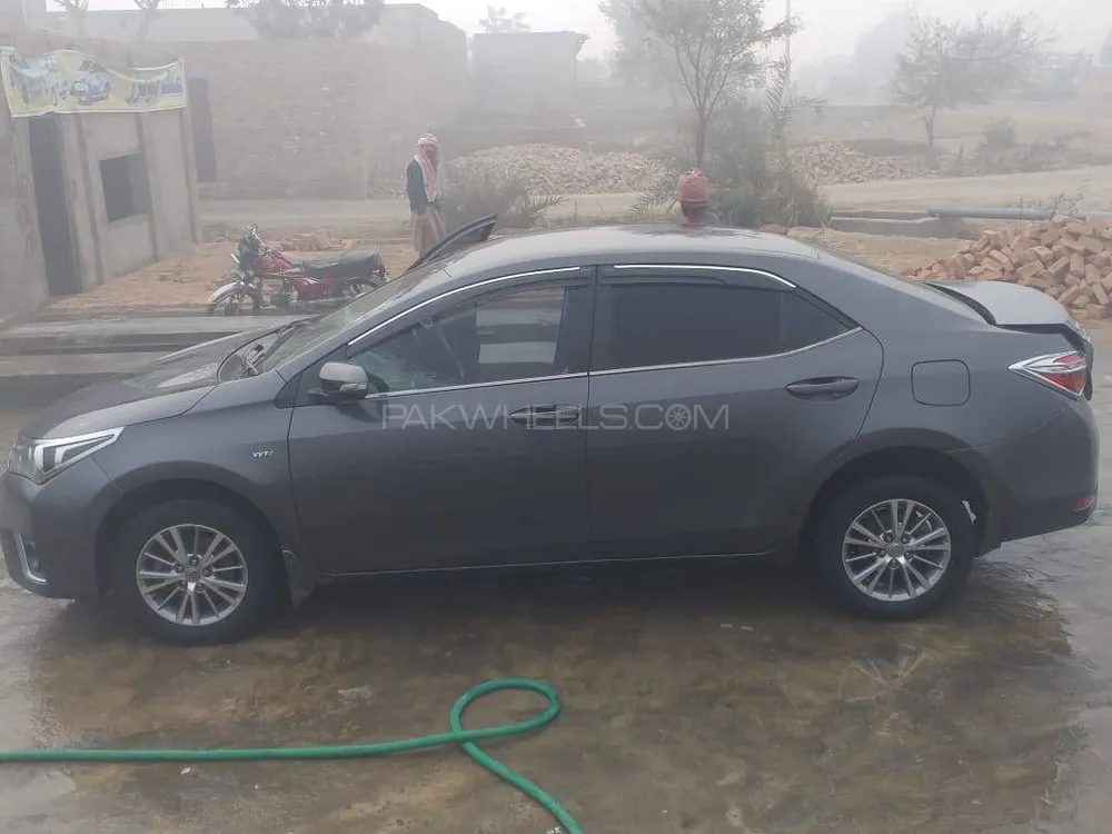Toyota Corolla 2017 for Sale in Ahmed Pur East Image-1