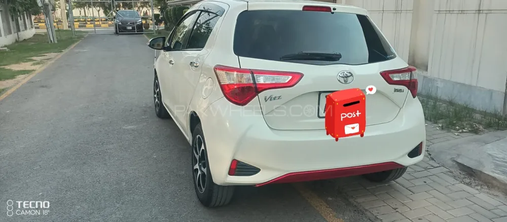Toyota Vitz 2017 for Sale in Lahore Image-1