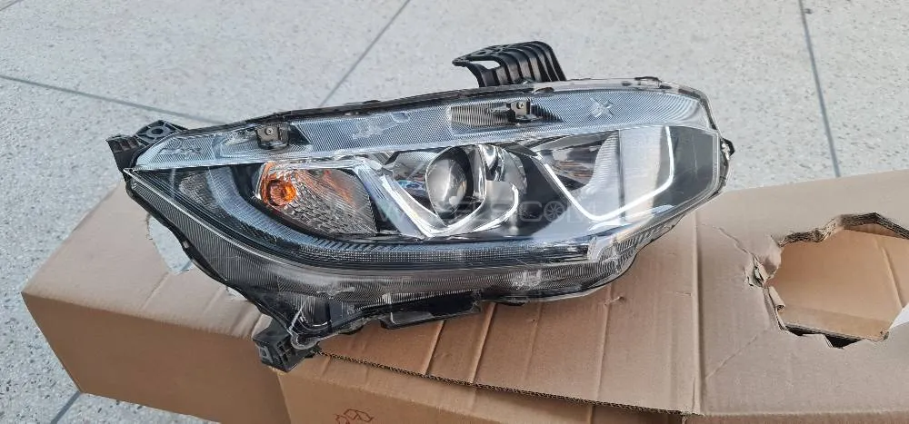 Honda Civic 2017 OEM Headlights Image-1